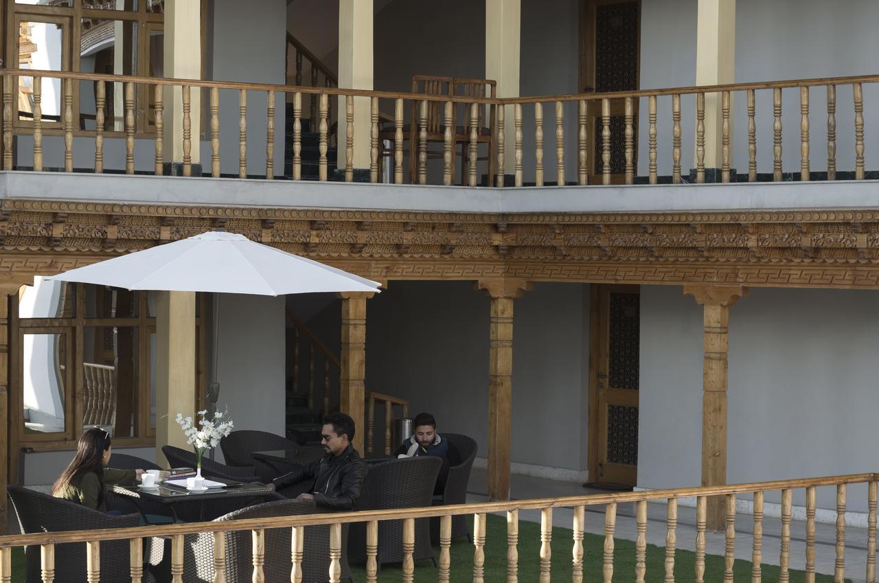 Raybo Hostel Leh Extérieur photo