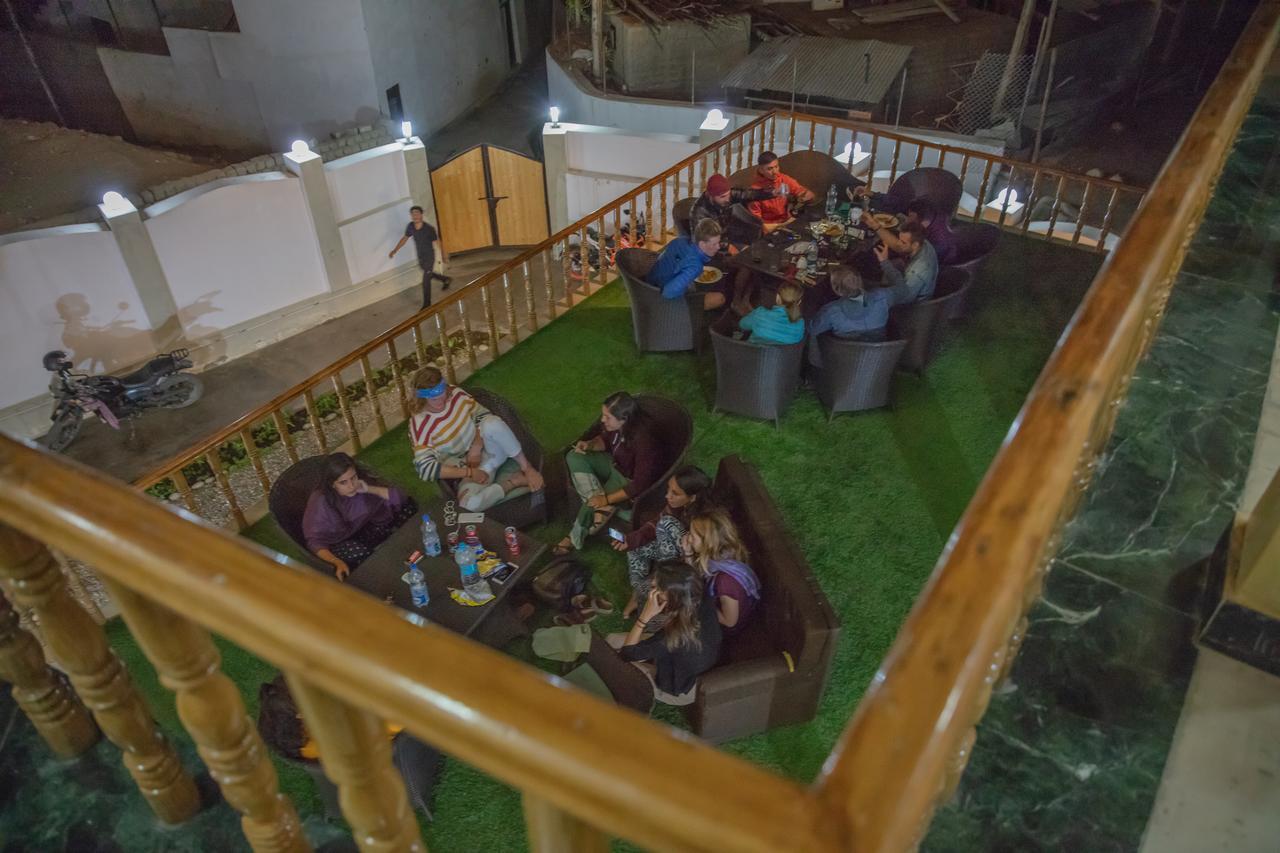 Raybo Hostel Leh Extérieur photo